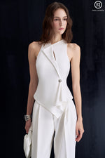Load image into Gallery viewer, T-shirt with diagonal neck and hem
