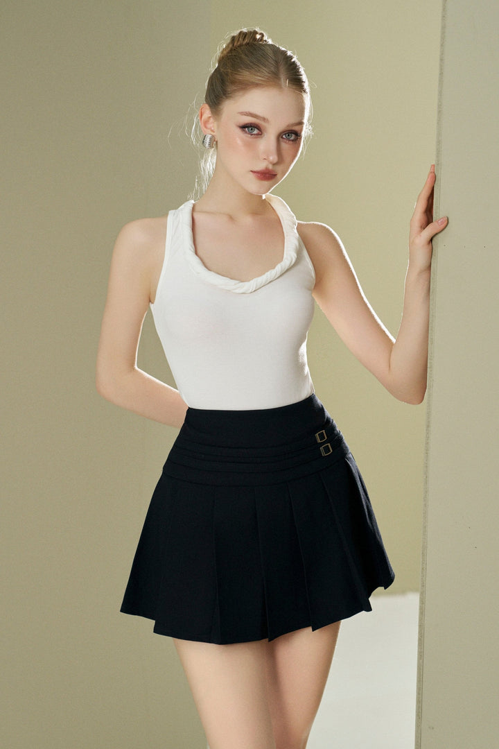 Pleated khaki skort with 2 belts