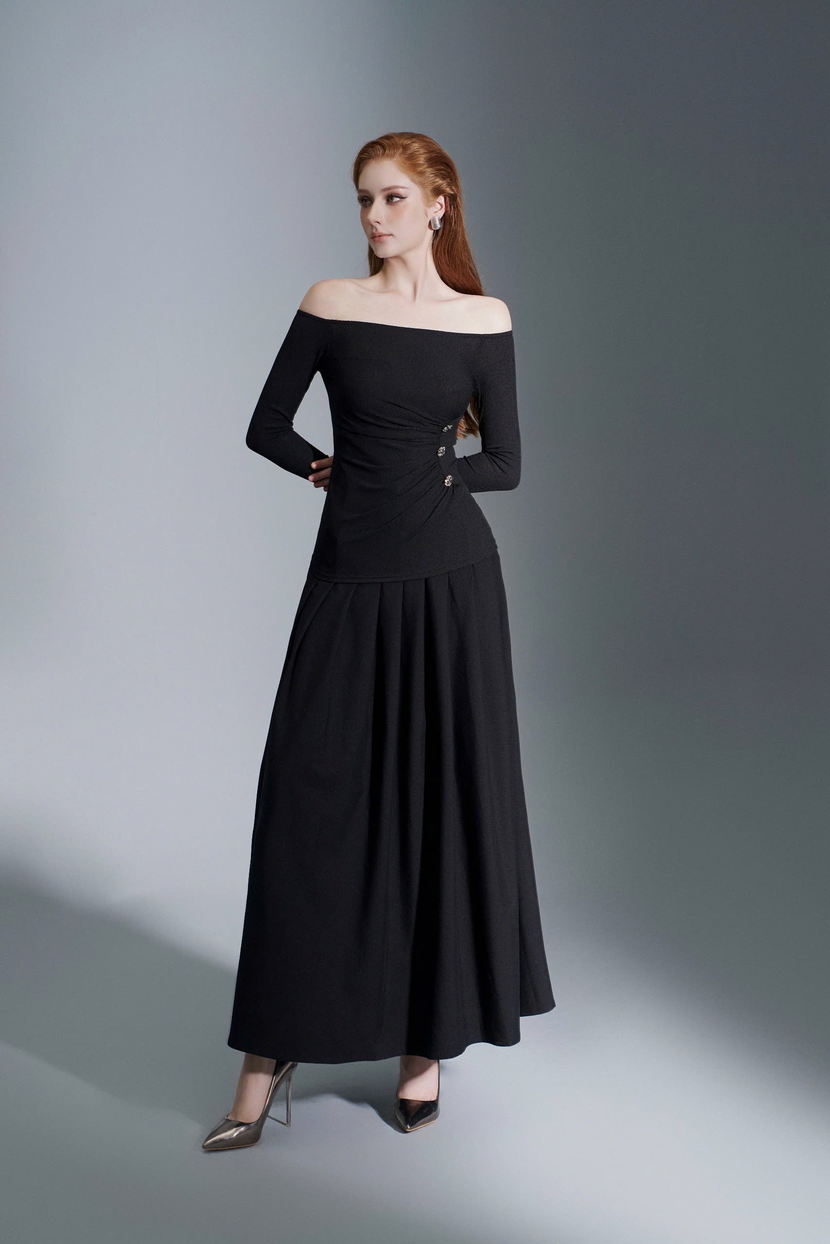 Long Pleated Skirt With Belt